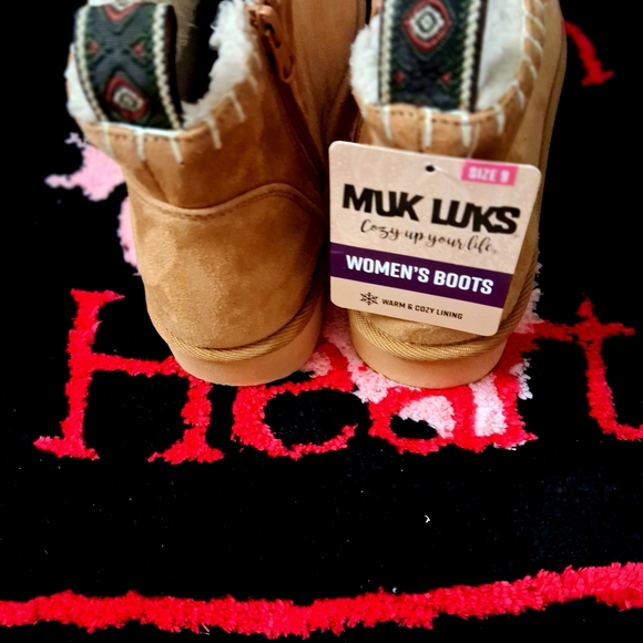 NWT Muk Luk Tan Suede Ankle Boots with Sherpa Lining Size 9 - Picture 3 of 9